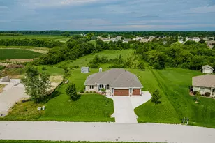 810 Westwind Dr, Eagle, WI 53119 - Photo 5