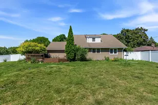 7873 N Edgeworth Dr, Milwaukee, WI 53223 - Photo 25