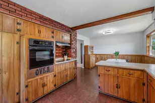 7873 N Edgeworth Dr, Milwaukee, WI 53223 - Photo 7