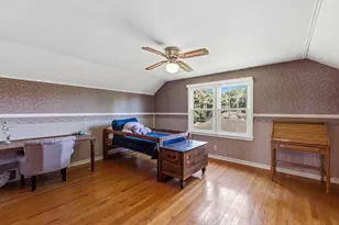 7873 N Edgeworth Dr, Milwaukee, WI 53223 - Photo 17