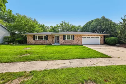 364  Robins Run, Burlington, WI 53105 - Photo 5