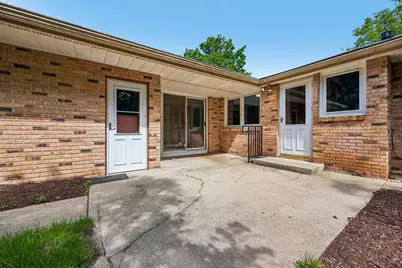364  Robins Run, Burlington, WI 53105 - Photo 9