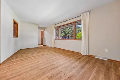 364  Robins Run, Burlington, WI 53105 - Photo 17