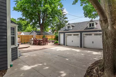134 N 91st Pl, Milwaukee, WI 53226 - Photo 3