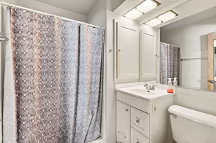 2630 S Delaware Ave, Milwaukee, WI 53207 - Photo 15