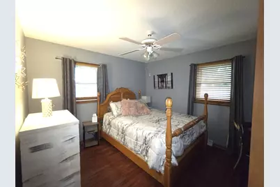 9395 S Burrell St, Oak Creek, WI 53154 - Photo 25