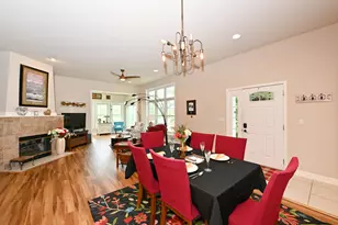 N59W17730 Meadow Ct, Menomonee Falls, WI 53051 - Photo 5