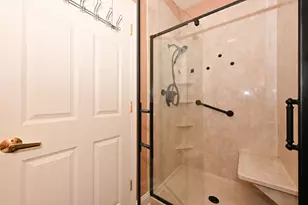 N59W17730 Meadow Ct, Menomonee Falls, WI 53051 - Photo 15