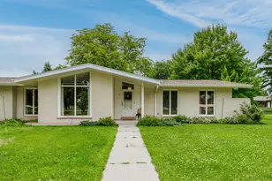 201 Roberts Dr, Mukwonago, WI 53149 - Photo 7