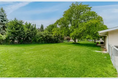 201  Roberts Dr, Mukwonago, WI 53149 - Photo 43
