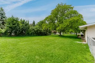201 Roberts Dr, Mukwonago, WI 53149 - Photo 43