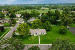 201 Roberts Dr, Mukwonago, WI 53149 - Photo 3