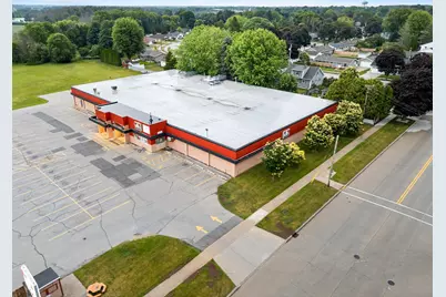 2330  Menasha Ave, Manitowoc, WI 54220 - Photo 7