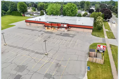 2330  Menasha Ave, Manitowoc, WI 54220 - Photo 9