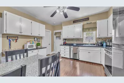 1631  Blocki Ct, Sheboygan, WI 53081 - Photo 5