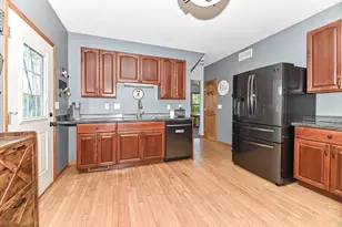 3665 E Fitzsimmons Rd, Oak Creek, WI 53154 - Photo 7