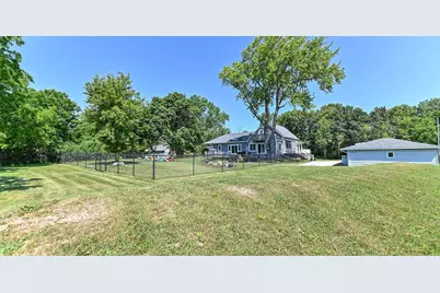 3665 E Fitzsimmons Rd, Oak Creek, WI 53154 - Photo 47