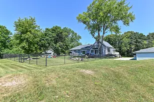 3665 E Fitzsimmons Rd, Oak Creek, WI 53154 - Photo 47
