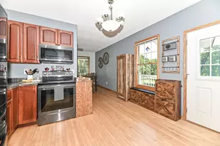 3665 E Fitzsimmons Rd, Oak Creek, WI 53154 - Photo 9