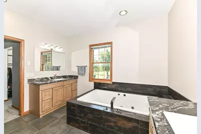 3665 E Fitzsimmons Rd, Oak Creek, WI 53154 - Photo 23