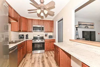 6840  Mariner Dr #102, Racine, WI 53406 - Photo 11