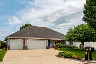 8160 S Lakeview Dr, Franklin, WI 53132 - Photo 1