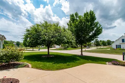 8160 S Lakeview Dr, Franklin, WI 53132 - Photo 17
