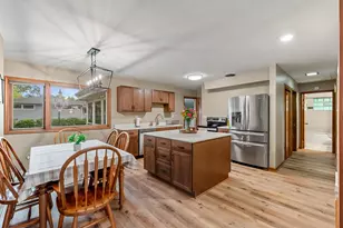 2945 Cottonwood Ct, Brookfield, WI 53005 - Photo 5