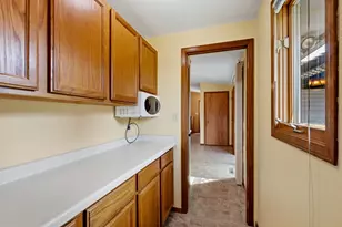 1728 Ashby Ct, Sheboygan, WI 53081 - Photo 3