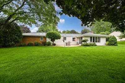 4185  Imperial Dr, Brookfield, WI 53045 - Photo 9