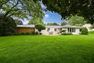 4185 Imperial Dr, Brookfield, WI 53045 - Photo 9
