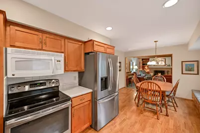 4185  Imperial Dr, Brookfield, WI 53045 - Photo 7