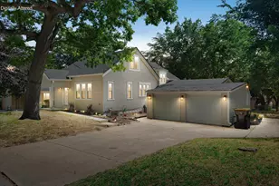 536 N 116th St, Wauwatosa, WI 53226 - Photo 1