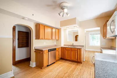 6835  Auburn Ave, Wauwatosa, WI 53213 - Photo 7