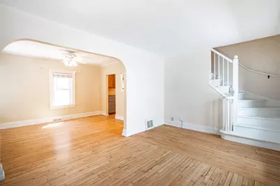 6835  Auburn Ave, Wauwatosa, WI 53213 - Photo 5