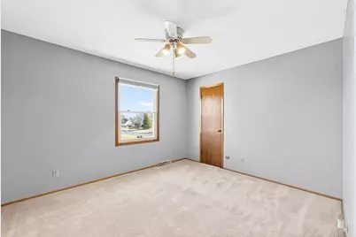 W184N8293  Tours Dr, Menomonee Falls, WI 53051 - Photo 37