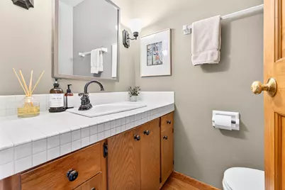 W184N8293  Tours Dr, Menomonee Falls, WI 53051 - Photo 27