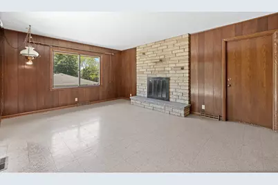 1120  Sunnycrest Dr, Brookfield, WI 53186 - Photo 11