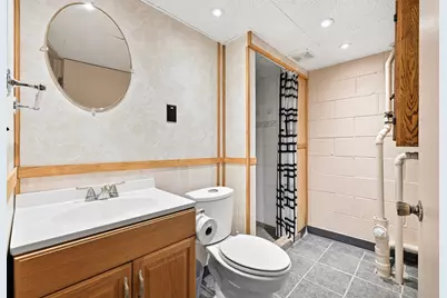 2520  Marigold Ct, Racine, WI 53402 - Photo 23