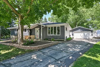 2520  Marigold Ct, Racine, WI 53402 - Photo 3