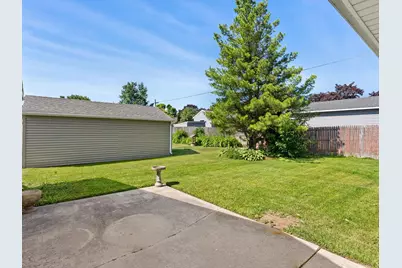 1526 S 24th St, Manitowoc, WI 54220 - Photo 25