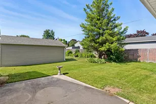 1526 S 24th St, Manitowoc, WI 54220 - Photo 25