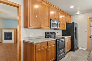 1526 S 24th St, Manitowoc, WI 54220 - Photo 11