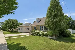 618 Fair St, West Bend, WI 53090 - Photo 3