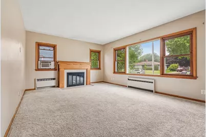 618  Fair St, West Bend, WI 53090 - Photo 9