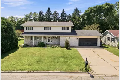 422  28th St, La Crosse, WI 54601 - Photo 1