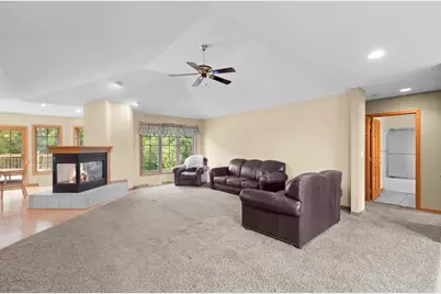 W260N2961  Steeplechase Dr, Pewaukee, WI 53072 - Photo 5