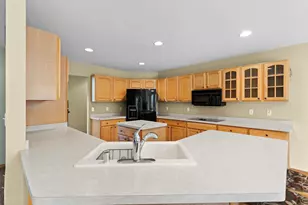 W260N2961 Steeplechase Dr, Pewaukee, WI 53072 - Photo 13