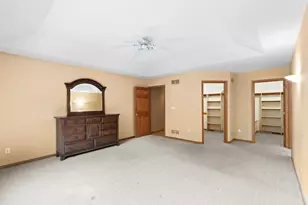 W260N2961 Steeplechase Dr, Pewaukee, WI 53072 - Photo 17