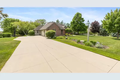 W260N2961  Steeplechase Dr, Pewaukee, WI 53072 - Photo 41